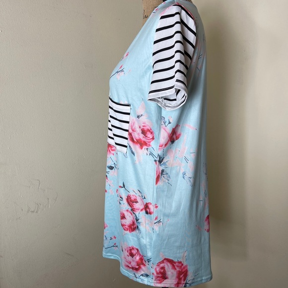 Floral boutique tunic blouse size medium - Picture 3 of 8